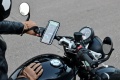 Un support magnétique téléphone moto