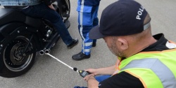 Bruit : les constructeurs veulent éduquer les motards