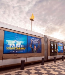 Le Champion du Monde moto Quartararo à l'honneur sur le tramway (c) photo : ville de Nice
