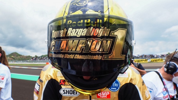 Toprak Razgatlioglu sacré Champion du Monde WSBK