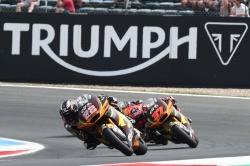 Triumph prolonge en Moto2