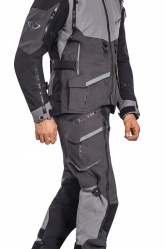 Ensemble touring Ixon Ragnar