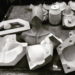 Fabrication du buste mural support de casque moto