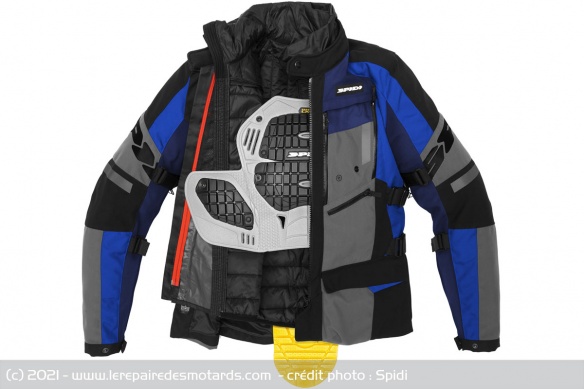Une veste touring modulable pour toute l'année Une veste touring modulable pour toute l'année