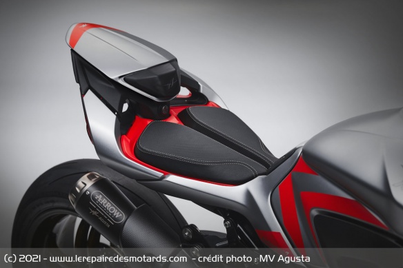 Le capot de selle de la MV Agusta Brutale 1000 Nürburgring