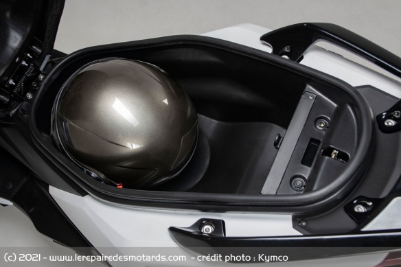Le coffre du Kymco Dink-X 125 Le coffre du Kymco Dink-X 125