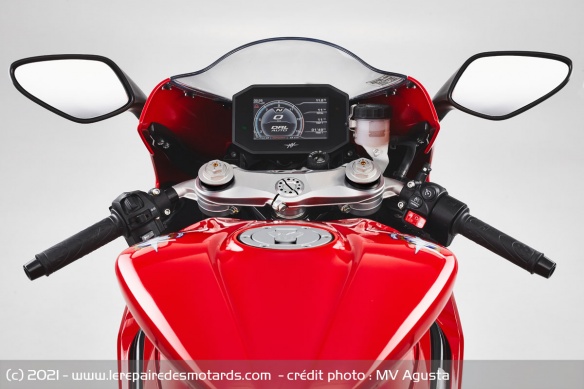 La F3 Rosso hérite d'un nouveau compteur TFT