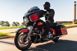 Harley-Davidson CVO Street Glide 2021