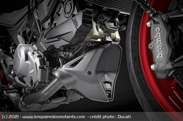 On retrouve un sabot, disponible pour les trois coloris de la moto On retrouve un sabot, disponible pour les trois coloris de la moto