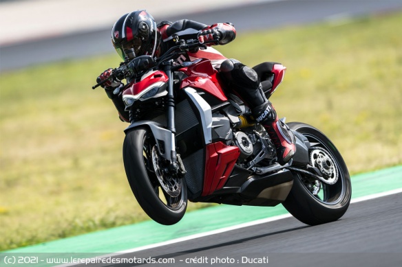 Ducati Streetfighter V2