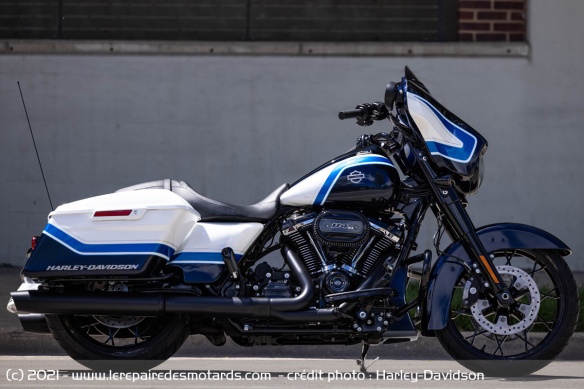 L'Artic Blast réclame 5.900 € de plus qu'une Street Glide Special noire