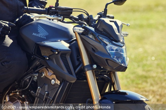 La CB500F passe à la fourche inversée