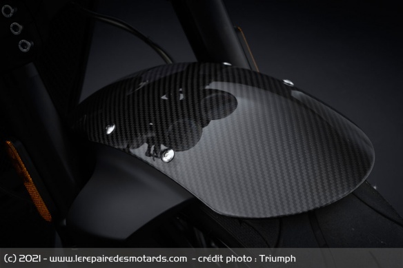 Garde-boue en carbone des Triumph Rocket 3 Black Garde-boue en carbone des Triumph Rocket 3 Black