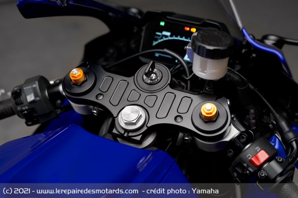 Demi-guidons de la Yamaha R7