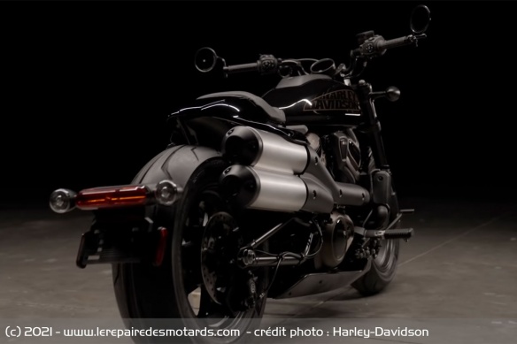 La Custom 1250 s'affiche dans sa version finale La Custom 1250 s'affiche dans sa version finale