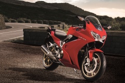 Vers un retour de la Honda VFR800 ?