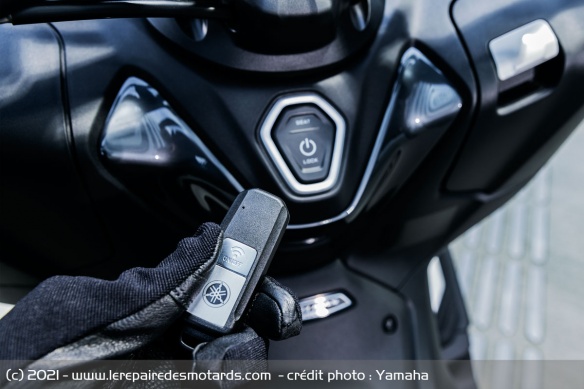 Le transpondeur du système Keyless du TMAX Tech Max 2022
