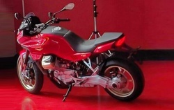 Moto Guzzi prépare une V100