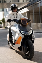 Le concept BMW Definition CE 04