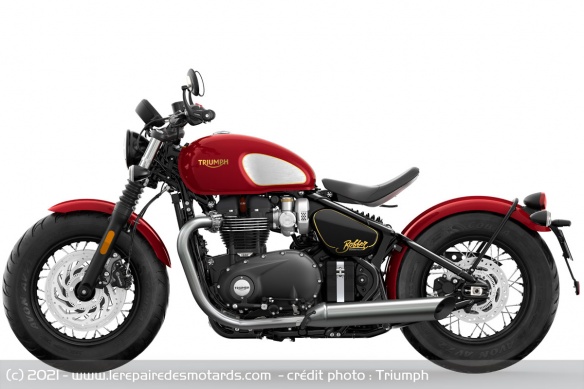 Triumph Bonneville Bobber Gold Line