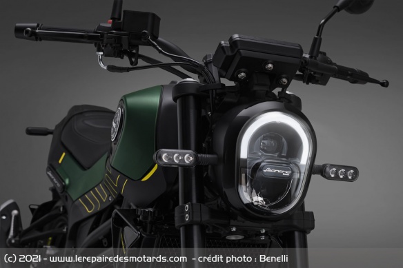 Phare de la Benelli Leoncino 125 Phare de la Benelli Leoncino 125