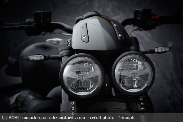 Saute vent de la Triumph Rocket 3 R Black Saute vent de la Triumph Rocket 3 R Black