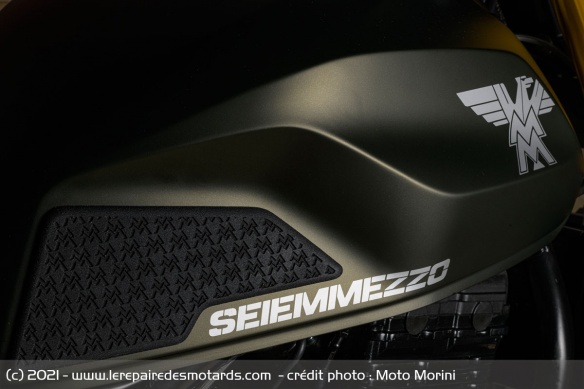 Réservoir de la Moto Morini Seiemmezzo SCR