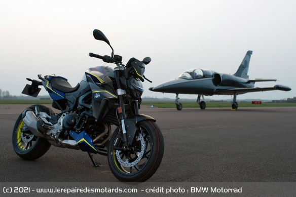 La BMW F 900 R Force est vendu 9.790 euros La BMW F 900 R Force est vendu 9.790 euros