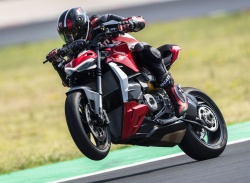 Ducati Streetfighter V2