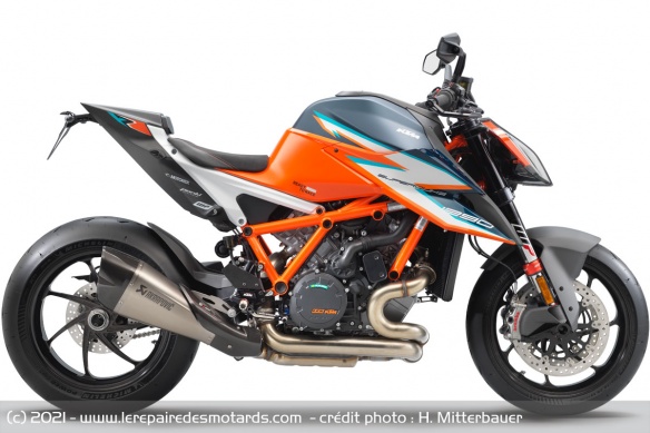 Le roadster reçoit des suspensions WP APEX PRO