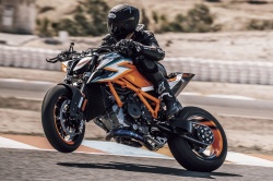 Evo en vue pour la Super Duke R - Crédit photo : KTM