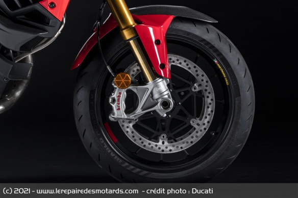 Jantes forgées et roue avant de 17 Jantes forgées et roue avant de 17