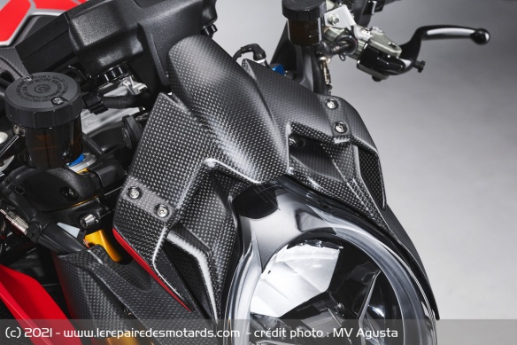 Le saute vent de la MV Agusta Brutale 1000 Nürburgring