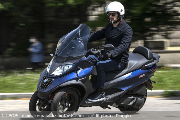 Scooter 3-roues Piaggio MP3 400 HPE Sport Scooter 3-roues Piaggio MP3 400 HPE Sport