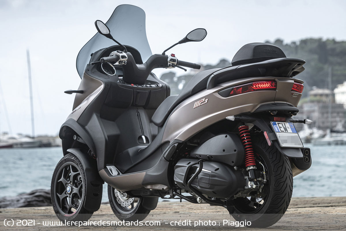 Scooter 3 roues Piaggio MP3 500 HPE Sport Advanced Scooter 3 roues Piaggio MP3 500 HPE Sport Advanced