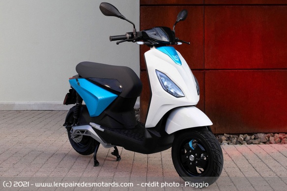 Scooter électrique Piaggio 1 'Artic Mix' Scooter électrique Piaggio 1 'Artic Mix'