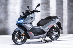 Super Soco se met au scooter électrique sportif
