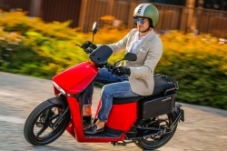 Scooters électriques WOW 774 et 775