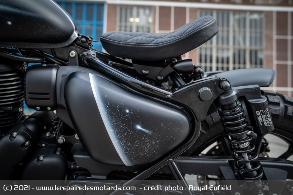 Cette selle bobber joue grandement dans la transformation du cruiser indien