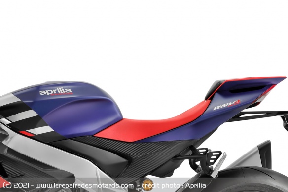 Selle et réservoir ont été redessinés pour modifier la position de pilotage Selle et réservoir ont été redessinés pour modifier la position de pilotage
