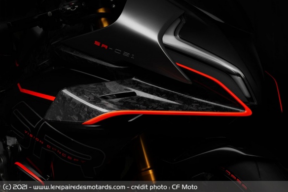La moto est bardée d'éléments en carbone