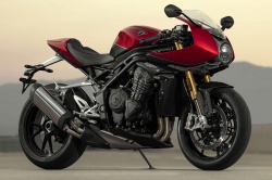 Sportive Triumph Speed Triple 1200 RR