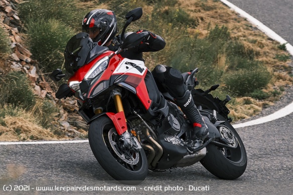 Plus de sportivité au programme pour la Multistrada V4 avec cette version Pikes Peak Plus de sportivité au programme pour la Multistrada V4 avec cette version Pikes Peak