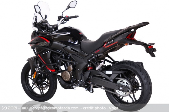 La moto revendique un poids de 155 kg La moto revendique un poids de 155 kg