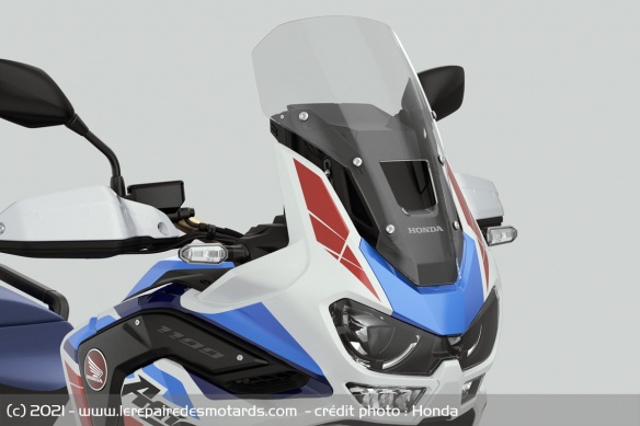 La bulle de l'Adventure Sport est réduite de 110 mm et réglable sur 5 positions La bulle de l'Adventure Sport est réduite de 110 mm et réglable sur 5 positions