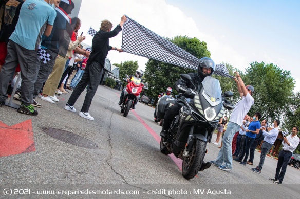 Valerio Bonti est arrivé en Italie après 24h de voyage, 2.003 km de route et 11 pays traversés Valerio Bonti est arrivé en Italie après 24h de voyage, 2.003 km de route et 11 pays traversés