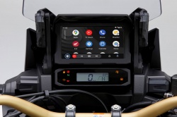 Android Auto débarque sur l'Africa Twin