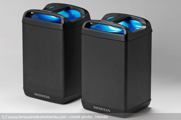 Vu à l'état de prototype dès 2017, c'est le Honda Mobile Power Pack qui sera lancé dès l'automne au Japon Vu à l'état de prototype dès 2017, c'est le Honda Mobile Power Pack qui sera lancé dès l'automne au Japon