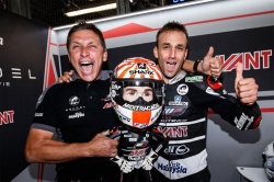 Laurent Fellon et Johann Zarco lors du titre de 2015 - Crédit photo : MotoGP