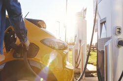 Une aide pour l'installation des bornes de recharge électrique - Crédit photo : SouthworksStock/Envato